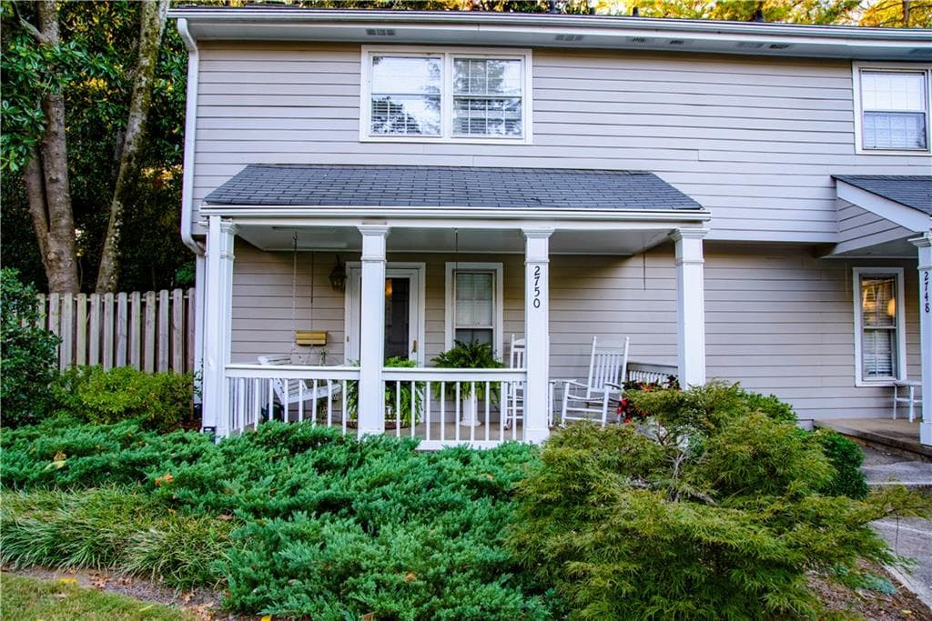 2750 Farmstead Road, Smyrna, GA 30080 — most recent listing photo