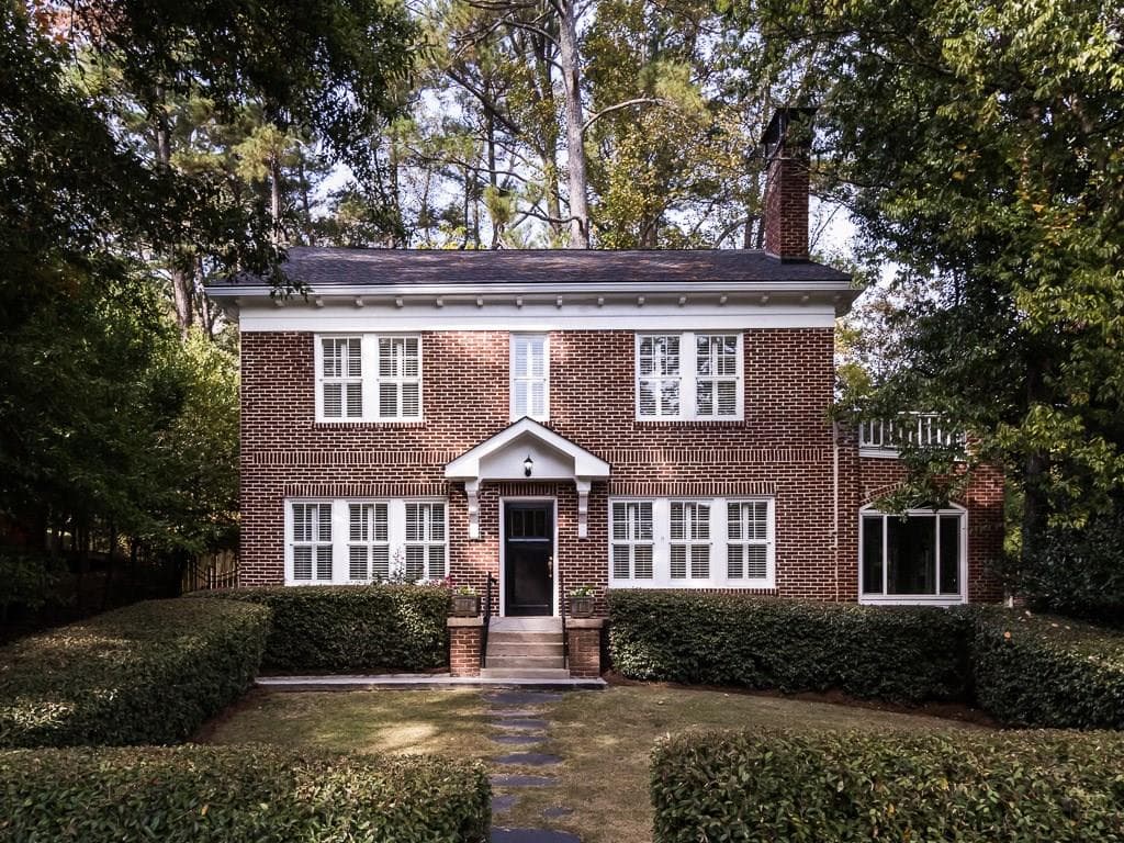 3 bedroom, 2,851 sq ft single family residence sold at 1420 Emory Road, Atlanta, GA 30306