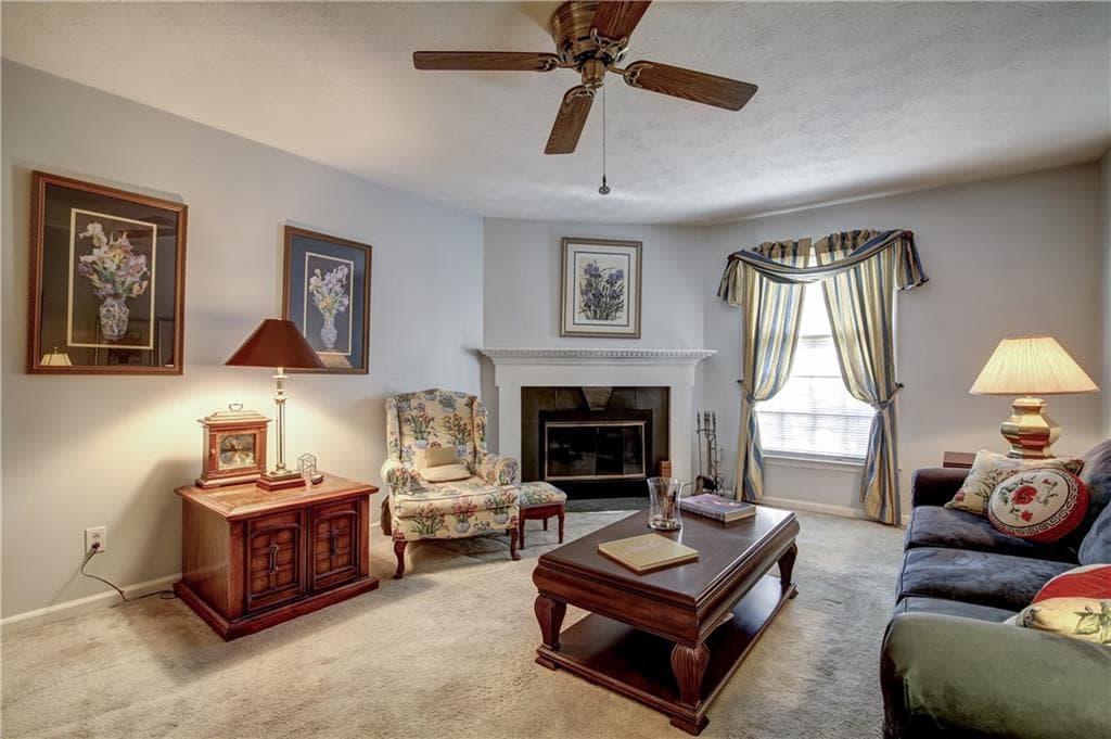 3 bedroom, 1,216 sq ft condominium sold at 6700 Roswell Road 6C, Sandy Springs, GA 30328
