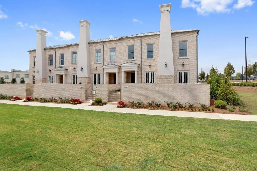 4 bedroom, 3,443 sq ft townhouse sold at 140 Grand Crescent 32, Alpharetta, GA 30009