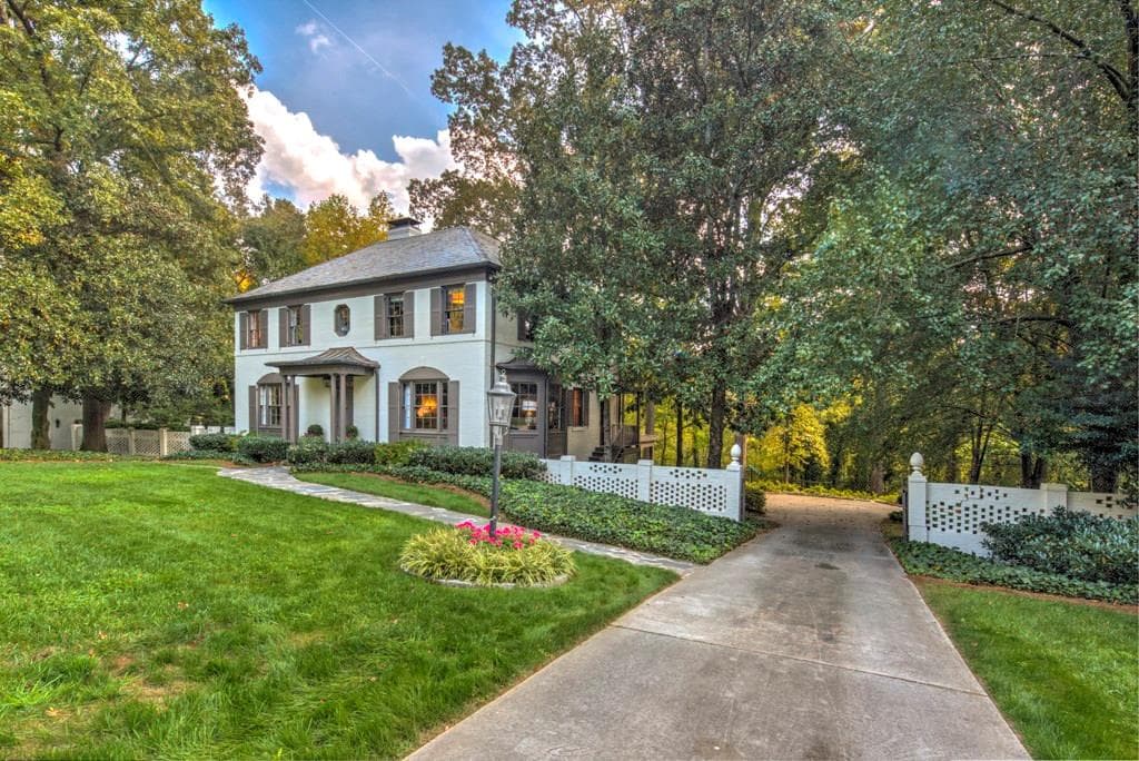 4 bedroom single family residence sold at 576 Westover Drive, Atlanta, GA 30305