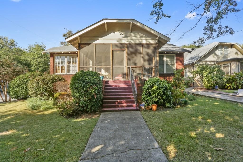 3 bedroom, 1,664 sq ft single family residence sold at 1300 Northview Avenue, Atlanta, GA 30306