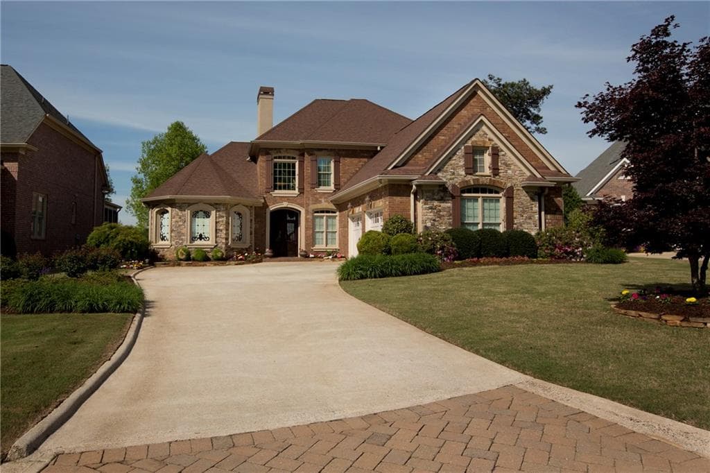 4 bedroom, 3,716 sq ft single family residence sold at 205 Wexford Court, Canton, GA 30115