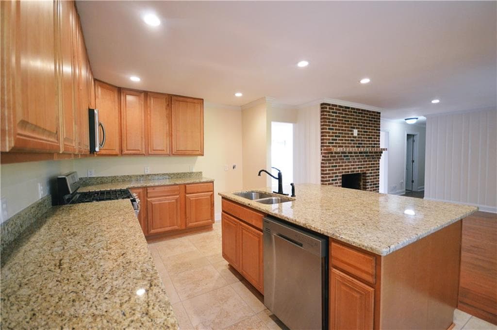 3 bedroom, 1,862 sq ft single family residence sold at 140 Westview Street, Canton, GA 30114