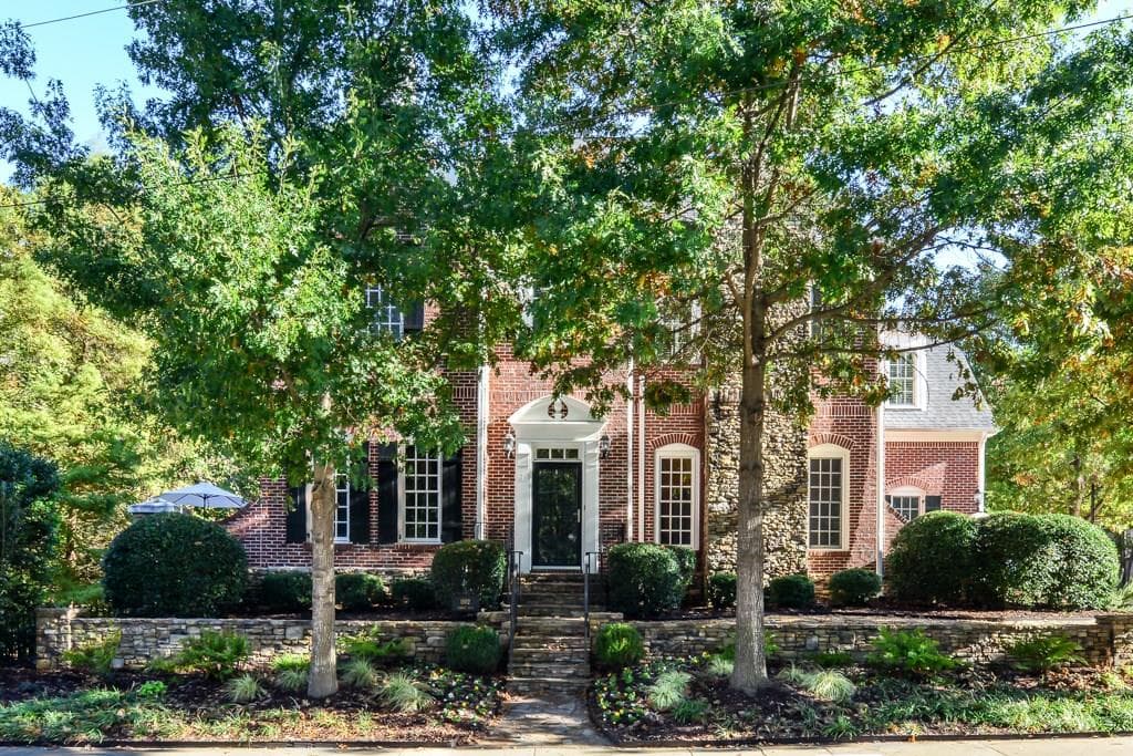 4 bedroom, 3,462 sq ft single family residence sold at 1502 Markan Drive, Atlanta, GA 30306