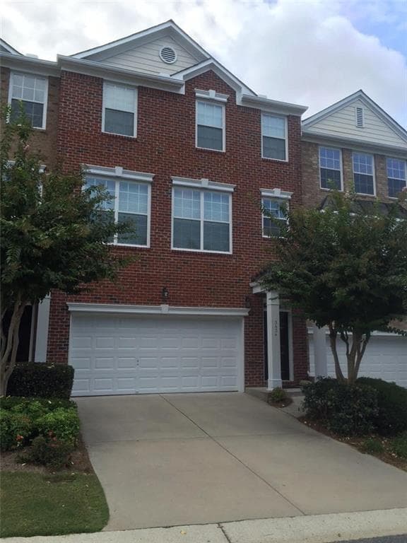 4 bedroom townhouse sold at 3624 Chattahoochee Summit Drive, Atlanta, GA 30339