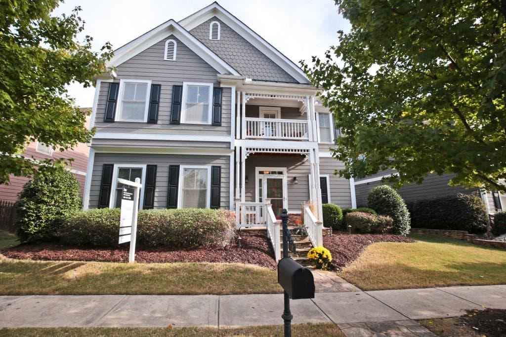 4 bedroom, 2,411 sq ft single family residence sold at 1701 Barfield Run, Atlanta, GA 30318