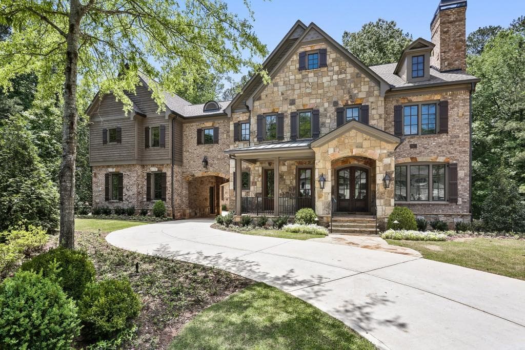 5 bedroom, 6,000 sq ft single family residence sold at 200 Rivermere Way, Atlanta, GA 30350