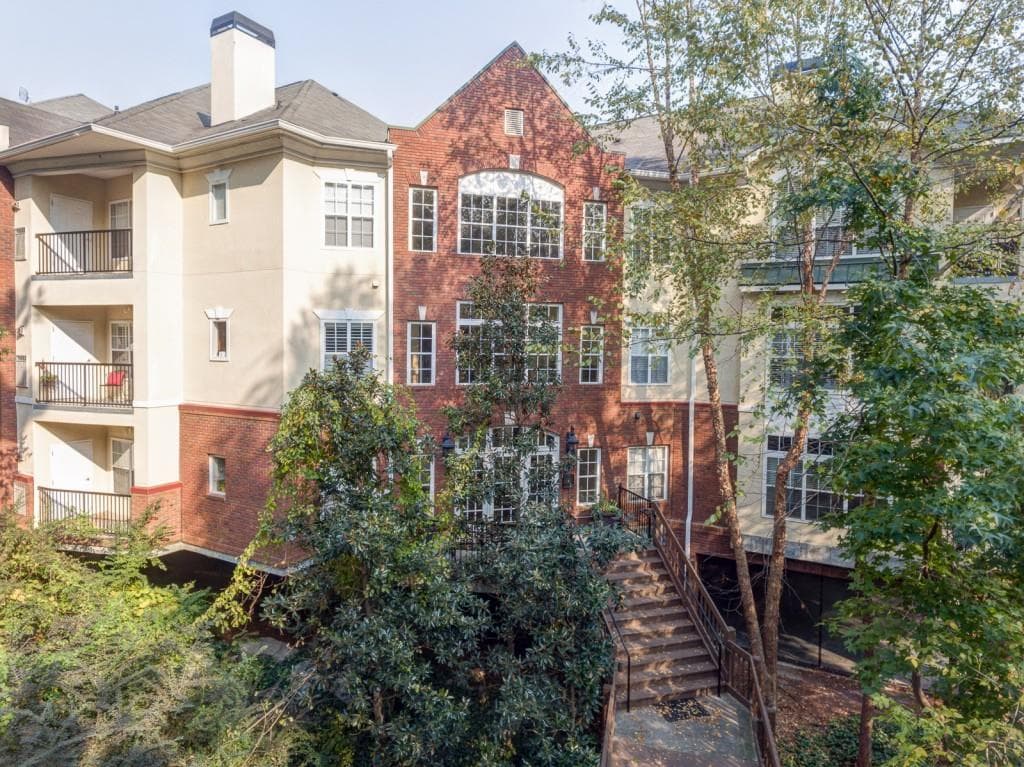 424 Lindbergh Drive 210, Atlanta, GA 30305 — most recent listing photo