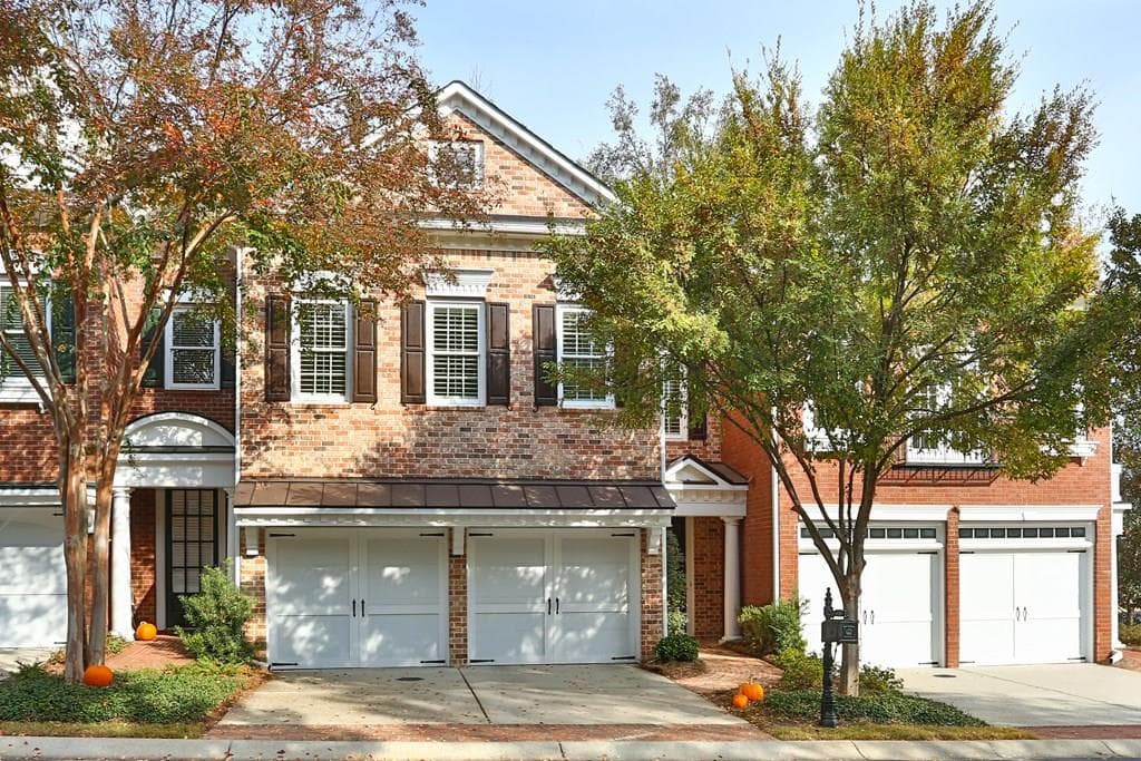 4 bedroom, 2,487 sq ft townhouse sold at 2423 Loxford Lane 0, Alpharetta, GA 30009