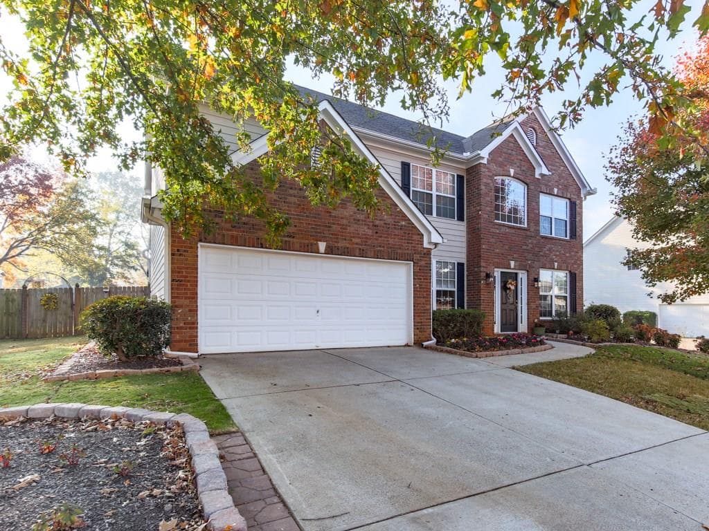 5 bedroom, 2,728 sq ft single family residence sold at 811 Buffington Way, Canton, GA 30115