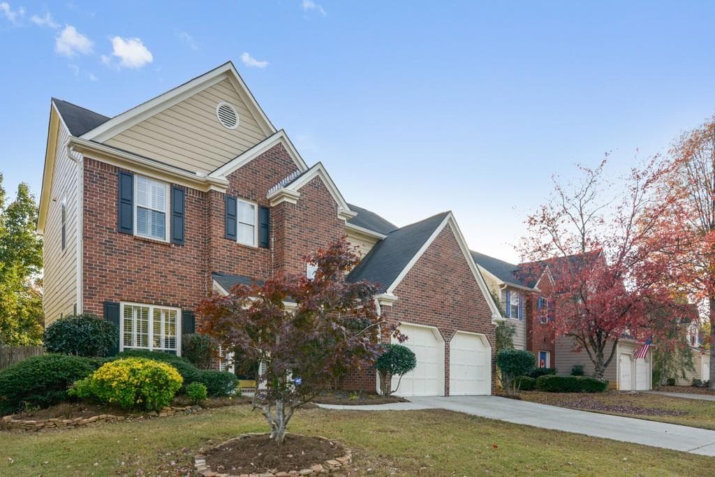 3 bedroom, 2,000 sq ft single family residence sold at 2365 Lunetta Lane, Alpharetta, GA 30004