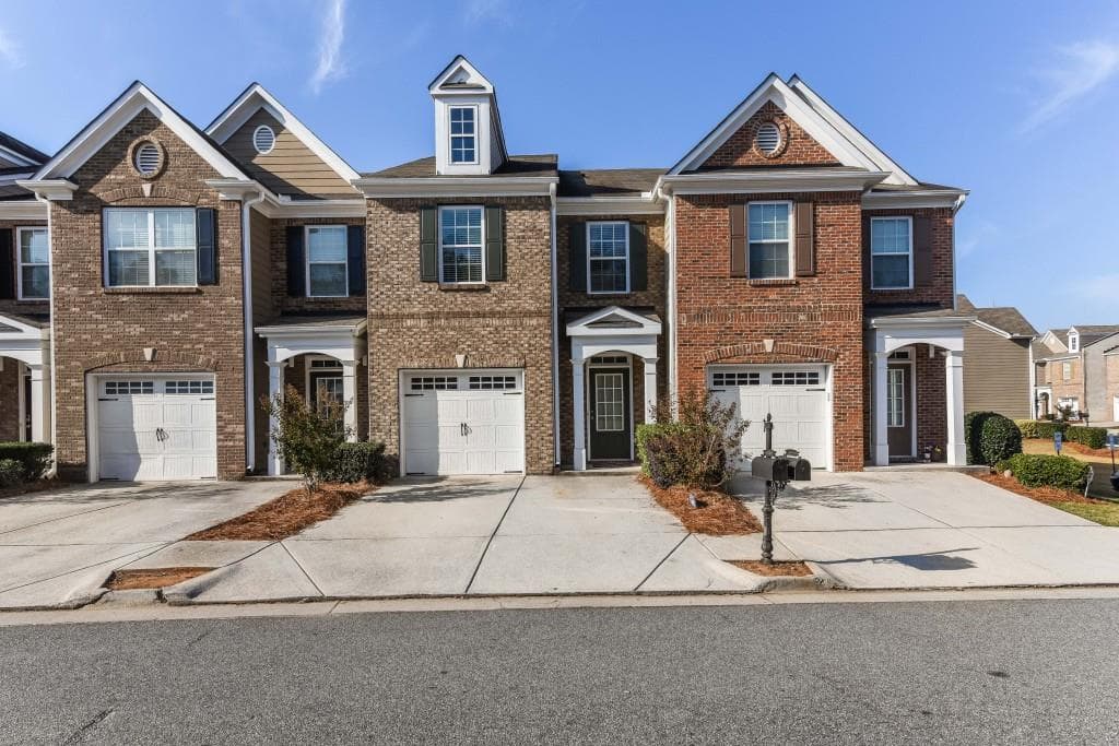 3 bedroom townhouse sold at 1652 Coleville Oak Lane, Lawrenceville, GA 30046