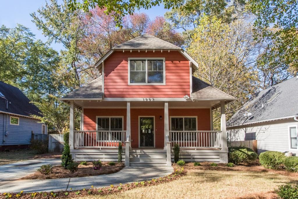 4 bedroom, 2,037 sq ft single family residence sold at 1993 Braeburn Circle, Atlanta, GA 30316