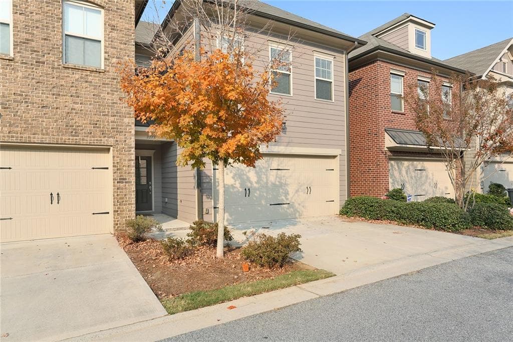 3 bedroom, 2,416 sq ft townhouse sold at 2275 W Village Lane, Smyrna, GA 30080