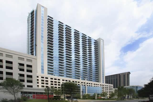 2 bedroom, 1,238 sq ft condominium sold at 3324 Peachtree Road 1305, Atlanta, GA 30326