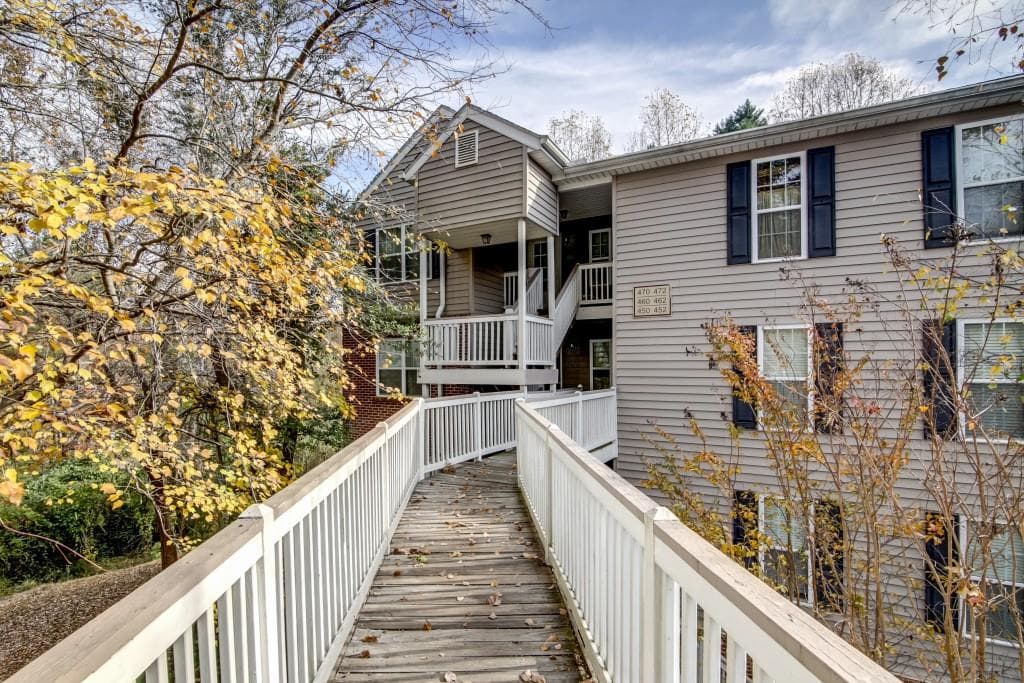 452 Teal Court 452, Roswell, GA 30076 — most recent listing photo