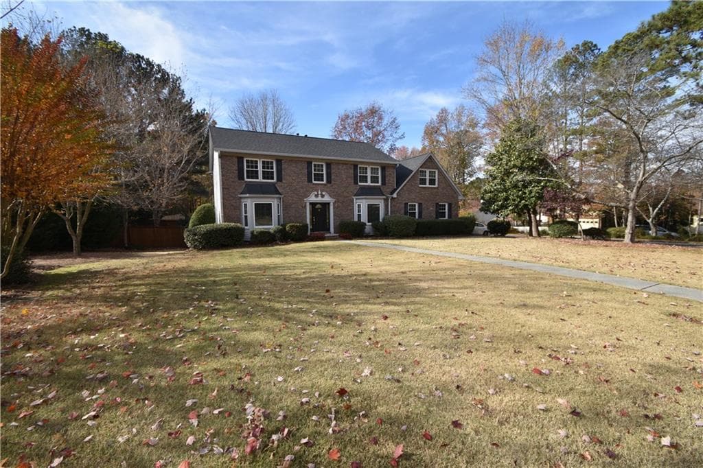 5 bedroom, 3,595 sq ft single family residence sold at 4234 Thamesgate Close, Peachtree Corners, GA 30092