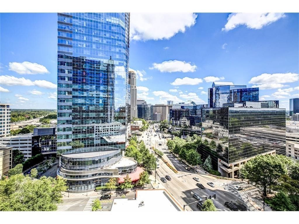 1 bedroom, 698 sq ft condominium sold at 3324 Peachtree Road 1315, Atlanta, GA 30326