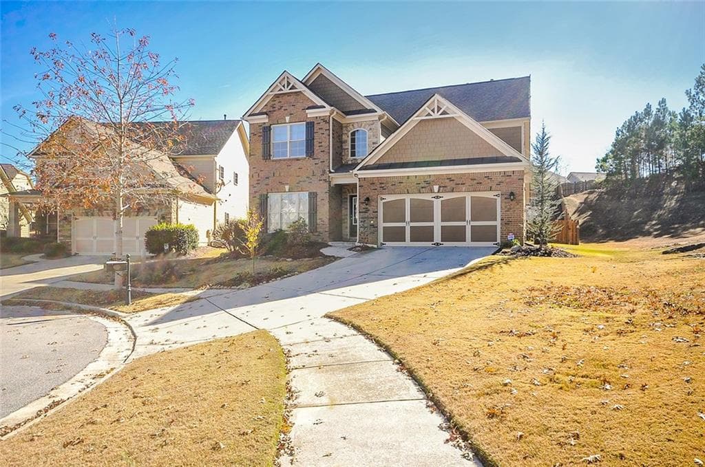 4 bedroom, 2,579 sq ft single family residence sold at 7647 Triton Court, Flowery Branch, GA 30542