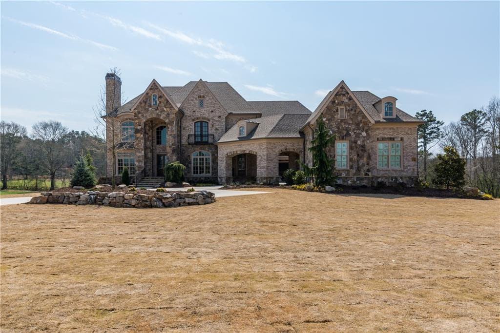 5 bedroom, 5,691 sq ft single family residence sold at 10145 Cedar Ridge Drive, Milton, GA 30004