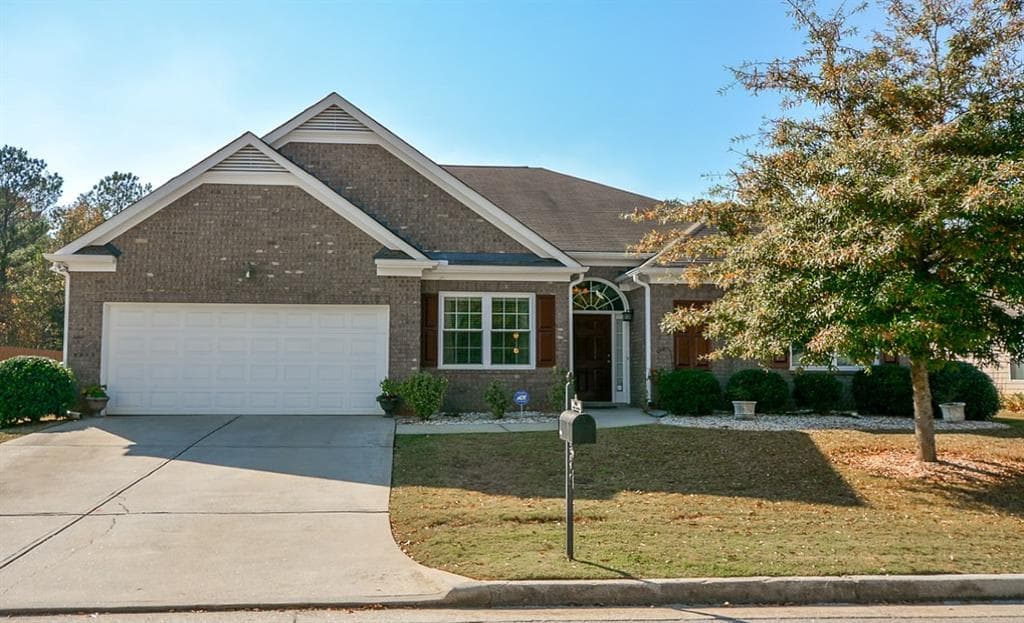 4 bedroom, 2,743 sq ft single family residence sold at 2843 Summit Parkway, Atlanta, GA 30331