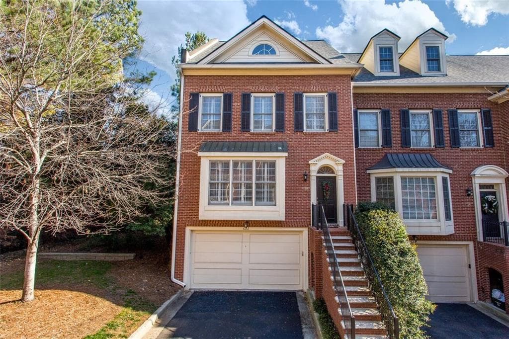 4 bedroom, 2,858 sq ft townhouse sold at 1735 Peachtree Street 622, Atlanta, GA 30309