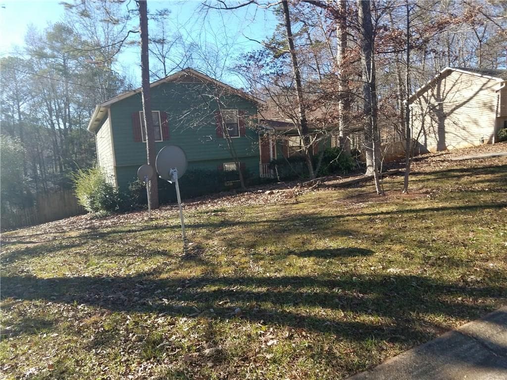 3 bedroom, 1,712 sq ft single family residence sold at 1358 Fairview Trail, Lawrenceville, GA 30043
