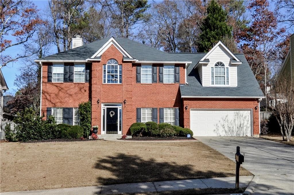 4 bedroom, 2,805 sq ft single family residence sold at 330 Greenmont Circle, Alpharetta, GA 30009