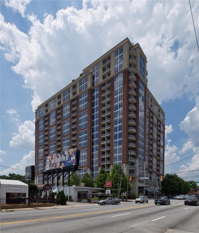 2 bedroom, 1,689 sq ft condominium sold at 1820 Peachtree Street 1709, Atlanta, GA 30309