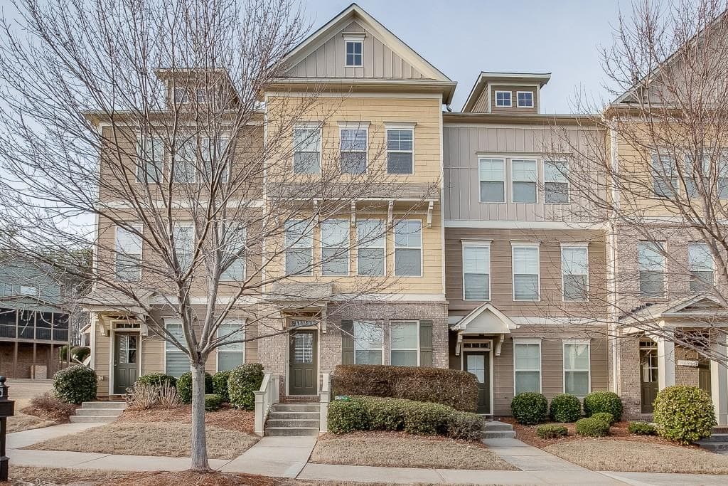 3 bedroom, 2,260 sq ft townhouse sold at 637 Grove Manor Park, Suwanee, GA 30024