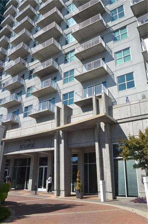 2 bedroom, 1,056 sq ft condominium sold at 250 Pharr Road 1401, Atlanta, GA 30305