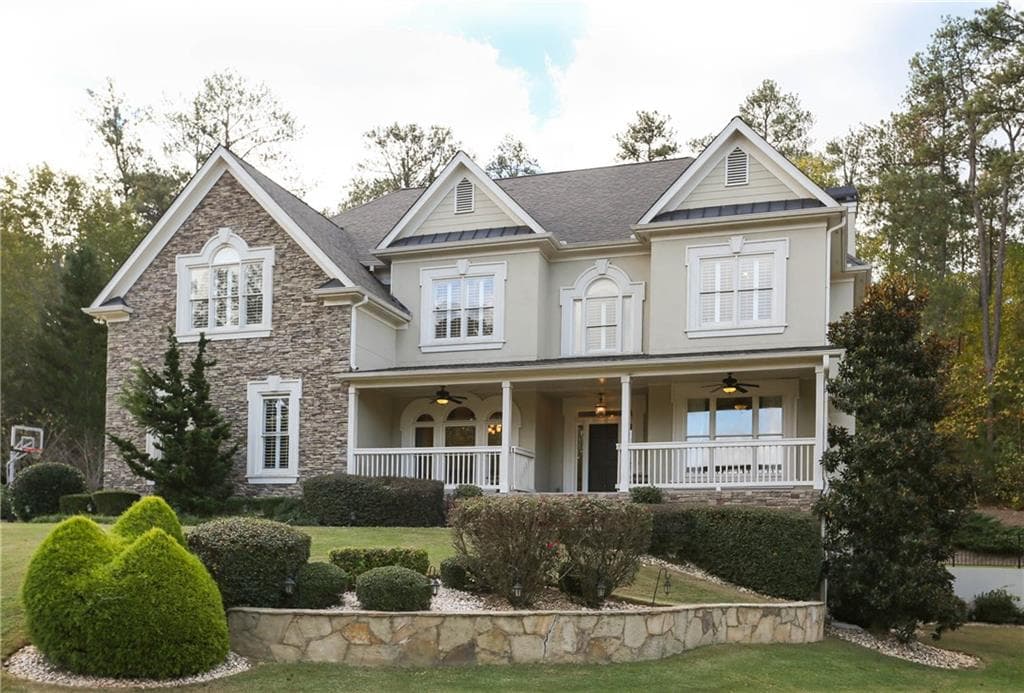5 bedroom, 4,425 sq ft single family residence sold at 812 Brookshade Parkway, Alpharetta, GA 30004