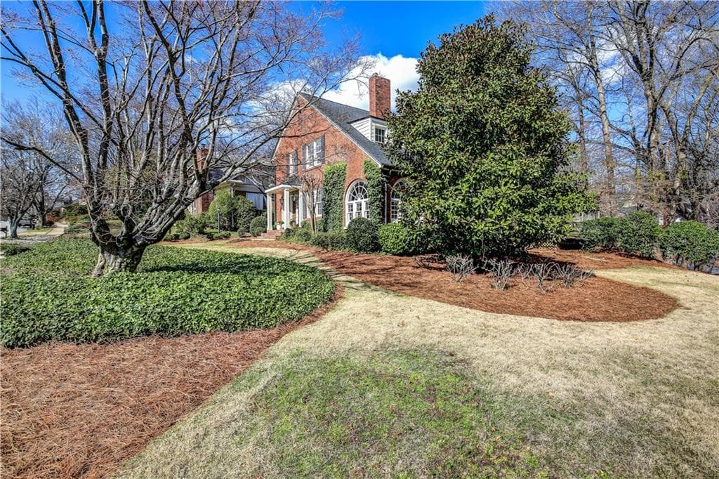 3 bedroom, 2,334 sq ft single family residence sold at 1261 N Morningside Drive, Atlanta, GA 30306