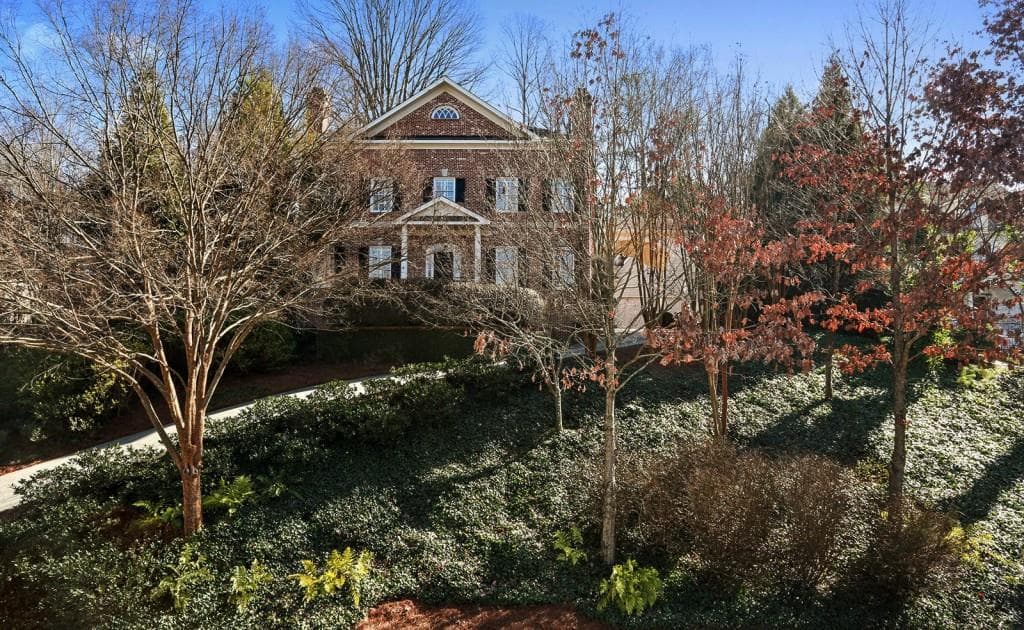 4 bedroom, 3,948 sq ft single family residence sold at 1174 Dawn View Lane, Atlanta, GA 30327