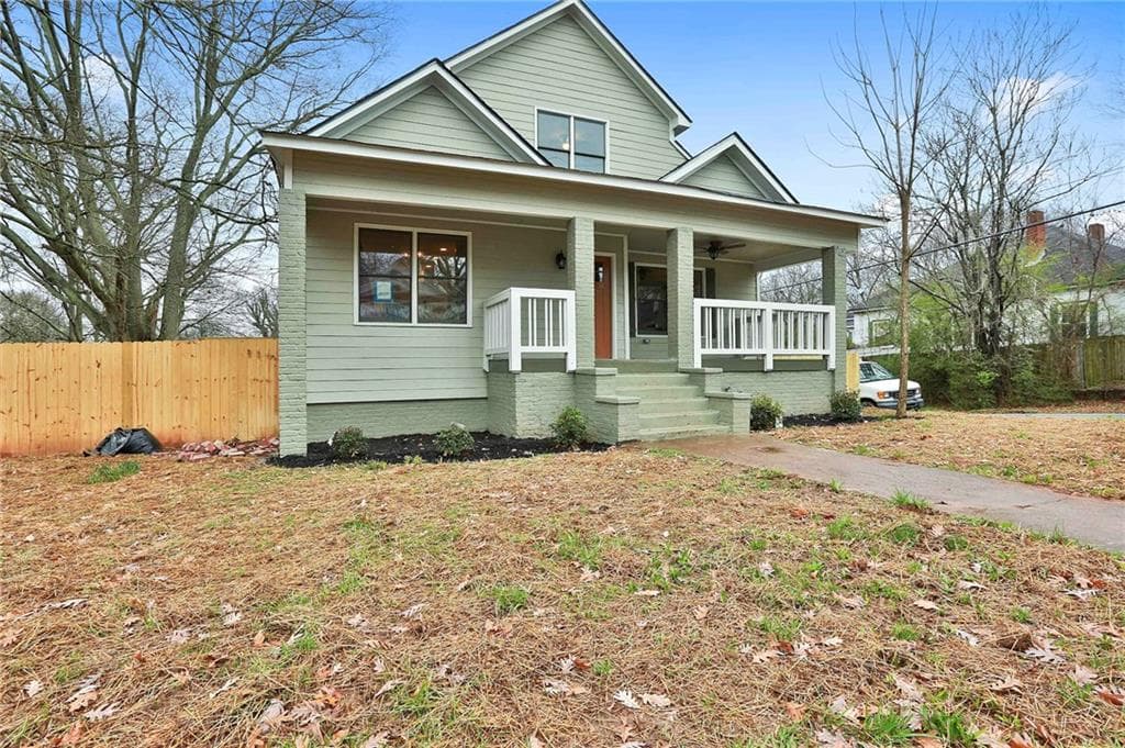 3 bedroom, 2,176 sq ft single family residence sold at 1419 Everhart Street, Atlanta, GA 30310