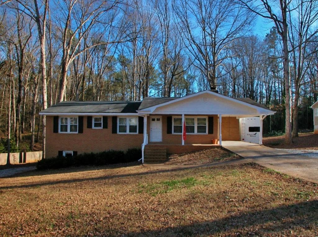 979 Honeysuckle Trail, Winder, GA 30680 — most recent listing photo