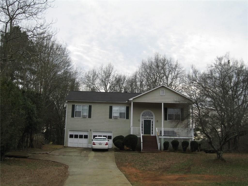 4 bedroom single family residence sold at 1027 River Bluff Drive, Winder, GA 30680