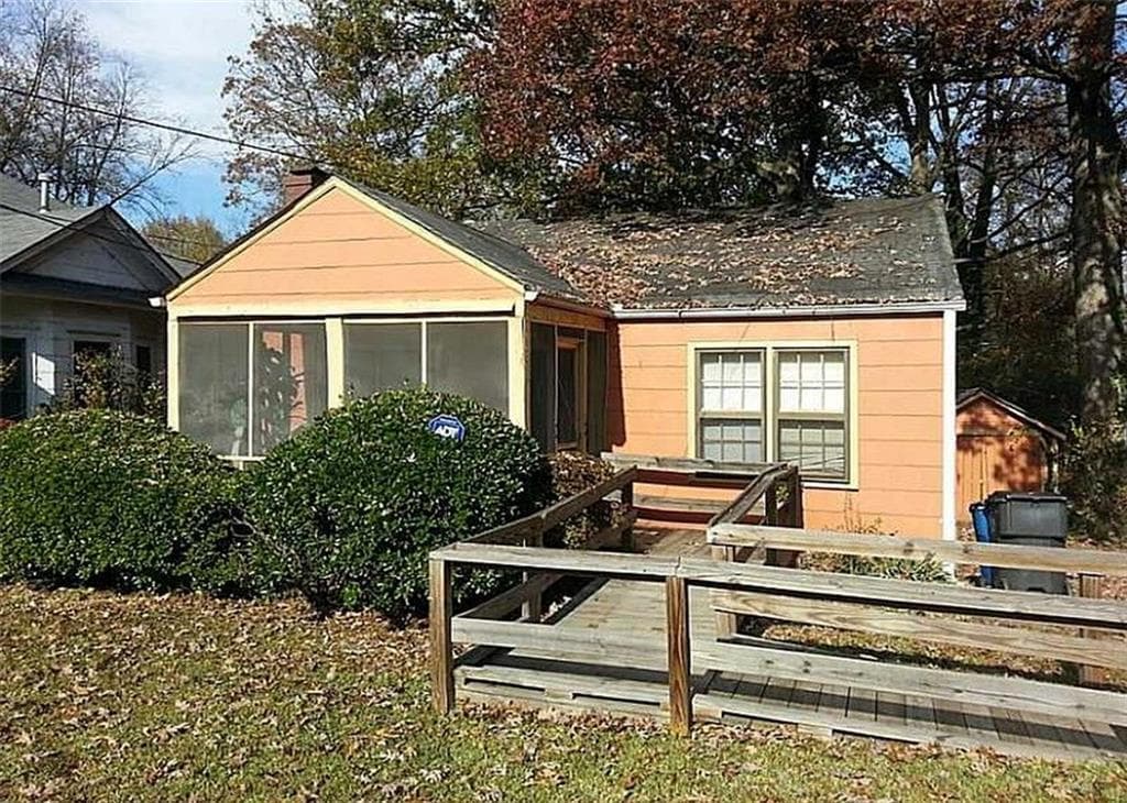 2 bedroom, 1,041 sq ft single family residence sold at 1439 Saint Francis Avenue, East Point, GA 30344