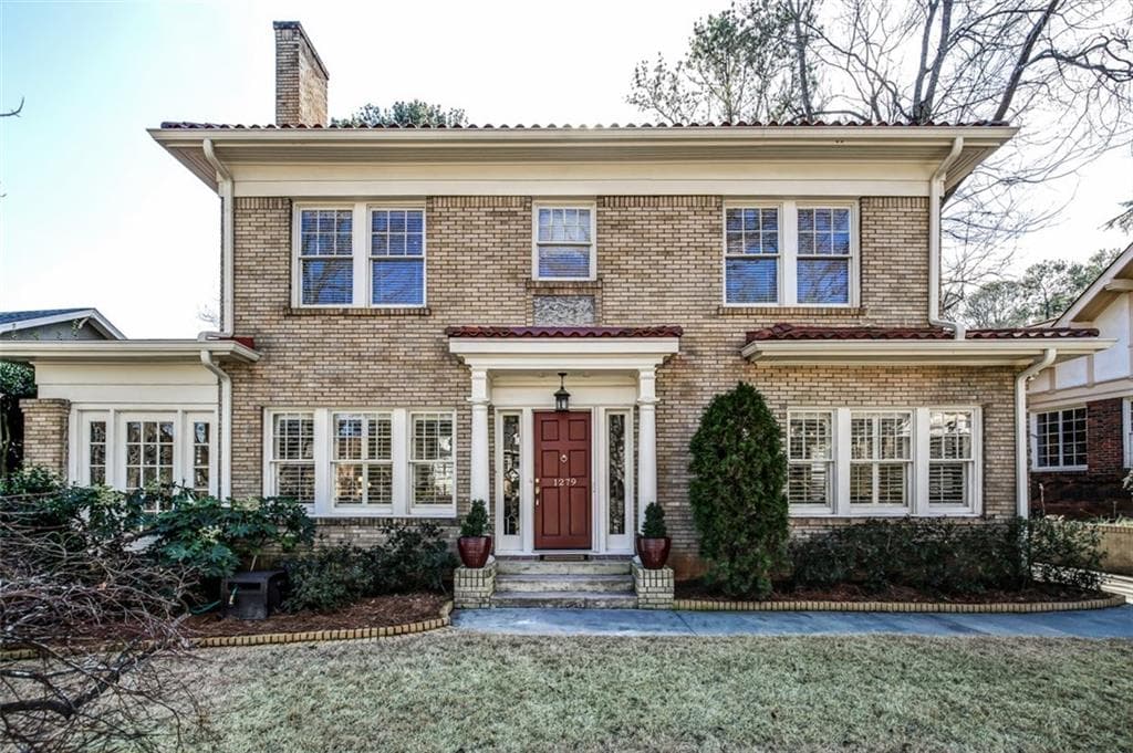 4 bedroom, 3,218 sq ft single family residence sold at 1279 Oxford Road, Atlanta, GA 30306