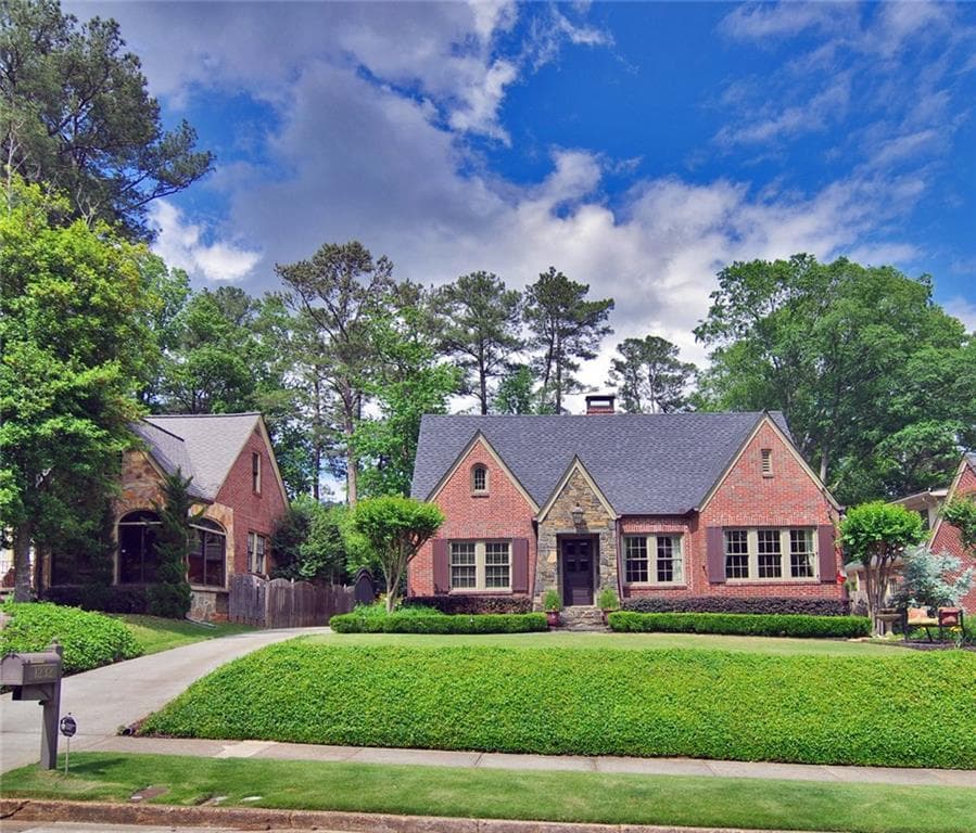 5 bedroom, 3,728 sq ft single family residence sold at 1232 Pasadena Avenue, Atlanta, GA 30306