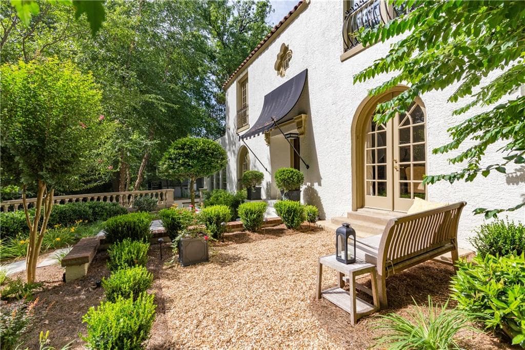5 bedroom, 5,100 sq ft single family residence sold at 2512 Habersham Road, Atlanta, GA 30305