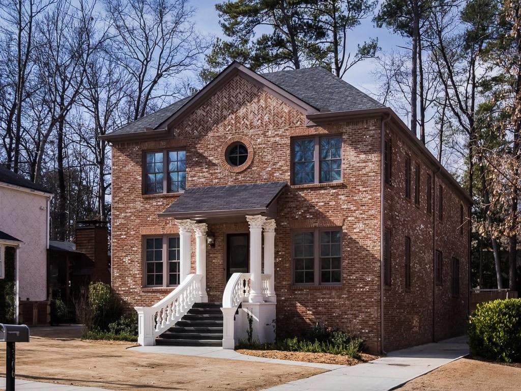 6 bedroom, 6,212 sq ft single family residence sold at 3306 W Shadowlawn Avenue, Atlanta, GA 30305