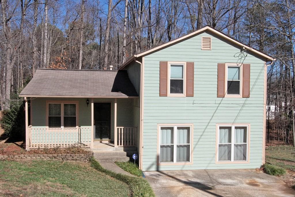 3 bedroom, 1,830 sq ft single family residence sold at 2407 Sweet Shrub Circle, Lawrenceville, GA 30044