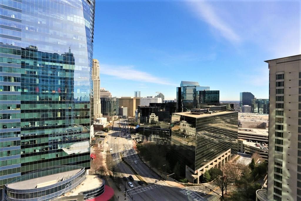 1 bedroom, 655 sq ft condominium sold at 3324 Peachtree Road 1703, Atlanta, GA 30326