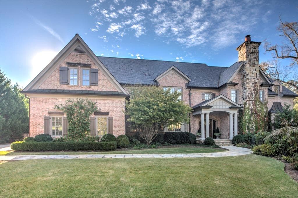 6 bedroom single family residence sold at 4230 Whitestone Place, Atlanta, GA 30327