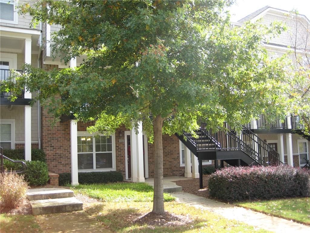 3 bedroom, 1,444 sq ft condominium sold at 490 Barnett Shoals Road 910, Athens, GA 30605