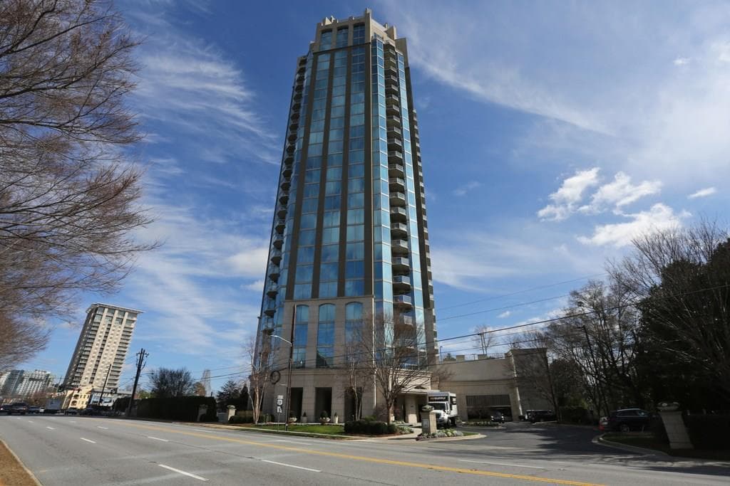 2 bedroom, 1,389 sq ft condominium sold at 2795 Peachtree Road 503, Atlanta, GA 30305