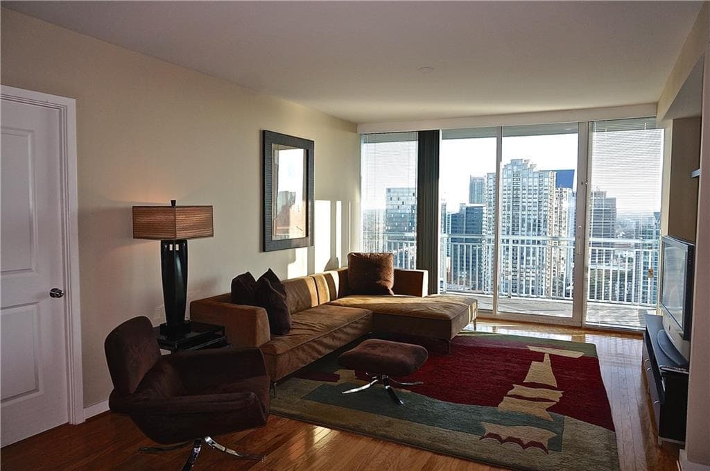 3 bedroom, 1,876 sq ft condominium sold at 3338 Peachtree Road 2905, Atlanta, GA 30326
