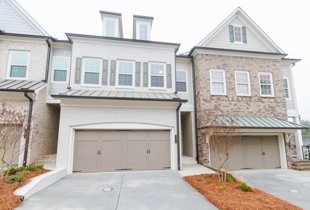 3 bedroom, 2,624 sq ft townhouse sold at 3499 Fenton Drive, Smyrna, GA 30080